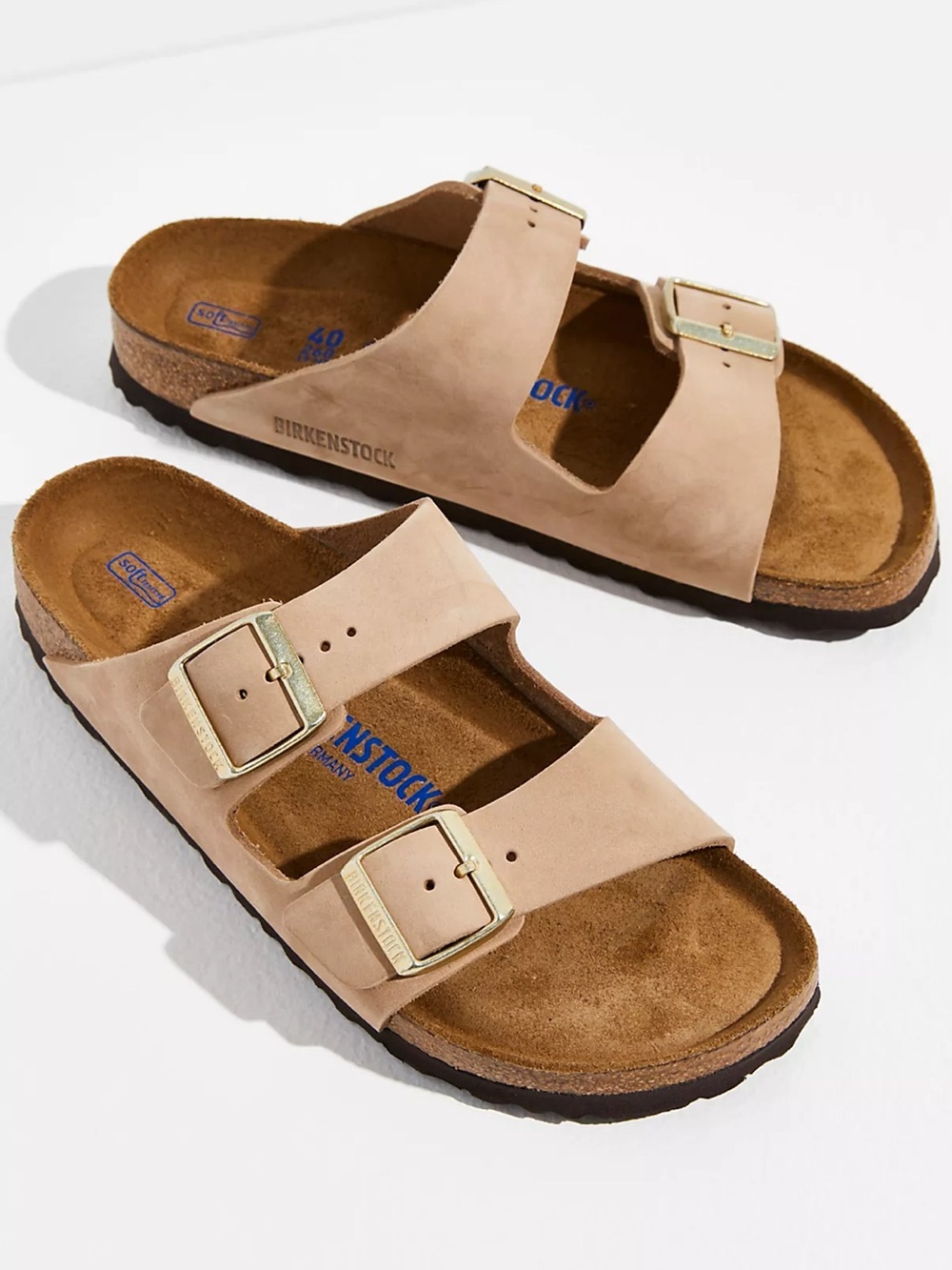 Birkenstock Arizona Soft Footbed Sandals
US 8-8.5 / EU 39. Sandcastle Nubuck